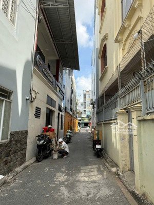 cho thuê nhà 1 trệt 2 lầu, 4pn, đường bạch đằng p2 tân bình