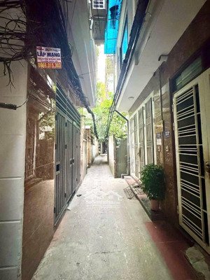 phân lô 6 tầng thang máy sát phố lê thanh nghị 5 phòng ngủ lô góc 3 thoáng