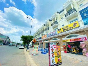 lô duy nhất tại iconcentral.giá 2ty890,cam kết rẻ nhất tại dự án.ko có lô thứ 2.lh 