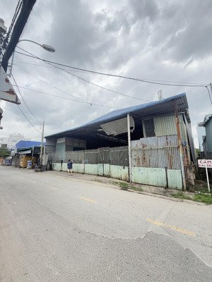 bán xưởng 650m2 full thổ đường xe lớn an phú đông q12