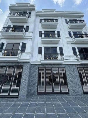 nhà 4t-40m²-4 p.ngủ thoáng trước sau. ngõ rộng thoáng-oto đậu gần. đầy đủ tiện ích (chợ-trường học)