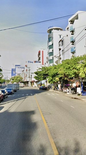 hiếm có, mặt phố phan đăng lưu, hải châu bán 188m2 đất tặng nhà, chỉ 32 tỷ, sầm uất, kinh doanh tốt