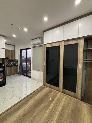 cho thuê ccmn 211 khương trung, ban công, thang máy, nhà mới, máy giặt riêng, chỉ hơn 5tr/th