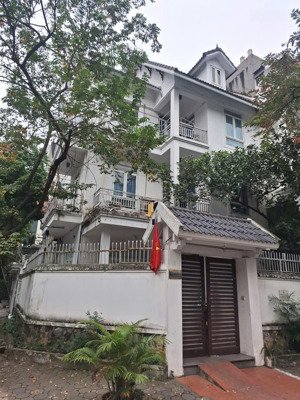 cho thuê biệt thự lô góc đường lữu hữu phước mỹ đình giá 40 triệu, đất 170m xây dựng 90m * 4 tầng,