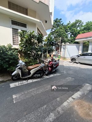 lô nhì - xây mới nhà sân vườn 120m2 hiếm phường bình thuận, quận 7 - nhỉnh 6 tỷ