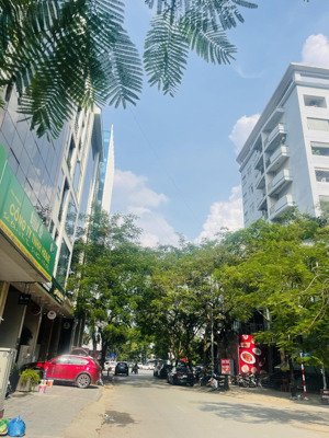 bán nhà 4 tầng phố duy tân - cầu giấy. dt 45m2. giá 23,6 tỷ. ô tô tránh vỉa hè, kd sầm uất