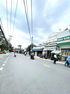 hàng hiếm - nhà mặt tiền hầm+5 tầng đường chương dương thu nhập 40tr/tháng