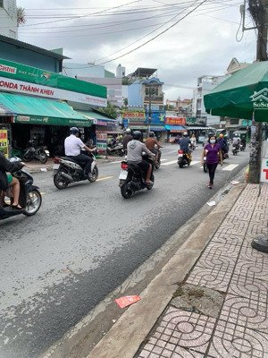 mtkd nguyễn lý - p. hiệp tân - tân phú dt: 5.3 x 20m. vị trí đẹp gần tô hiệu. 14.5 tỷ tl