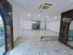 xuống 10 tỷ. toà nhà góc 2 mặt tiền ngay nguyễn trãi, dt: 9x20 kc: hầm 6t, hđt: 200 triệu giá 50 tỷ