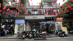 thuê thẳng nhận nhà ngay tại đinh liệt vị trí ngay ngã tư