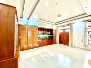 giáp bình thạnh gần sân bay sát mt phạm văn đồng, phan văn trị, ngay emart 110m2 + c4 hơn 9 tỷ tl