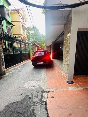 bán đất tặng nhà-ô tô đỗ cửa- vài bước ra hồ tây lộng gió - phố tây đẳng cấp - một nhà ra phố