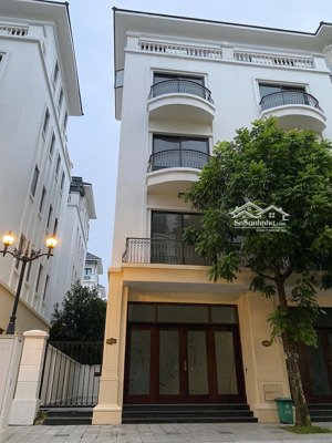 bán gấp căn song lập mini san hô hiếm có, vị trí sát hồ tạo sóng giá rẻ bất ngờ!