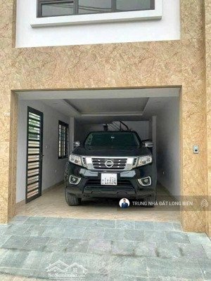 bát khối long biên căn nhà cực đẹp ô tô 7 chỗ nhà ngõ thông gần chợ 40m2 x 6t gần công viên hồ 30ha