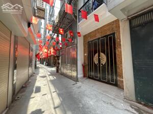 Bán nhà phố Nguyễn Phúc Lai, Hoàng Cầu, Đống Đa, vị trí đẹp, ngõ rộng thẳng tắp ra phố