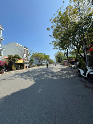 bán đất đẹp 2 mặt tiền đường 15m trần nhân tông kinh doanh tốt quận sơn trà.