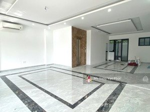 nhà nguyên căn 7x20m, hầm + 4 tầng (sd 450m2) ở vạn phúc. sàn trống, thang máy, máy lạnh. giá 58 tr