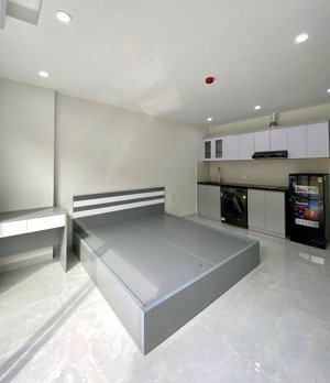 thuê ngay phòng 35m2 , bancol lớn , full nội thất cao cấp , ngay nguyễn cửu vân , bình thạnh