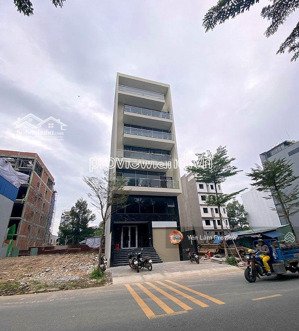 cho thuê building nguyễn văn kỉnh 6,5 tầng giá net 170tr/th hđ 5 năm+