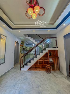 định cư lâu dài- homestay kinh doanh- nhà đẹp sổ riêng- đường ô tô bằng phẳng- giá chỉ 5.3 tỷ