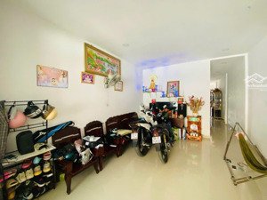 bán nhà hẻm xe hơi cách trường đại học phạm ngọc thạch 500m