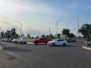 ra nhanh lô góc 2 mặt tiền 124m2 sổ sẵn đường nguyễn hữu trí đối diện eco retreat chốt giá 2tỷ300tr