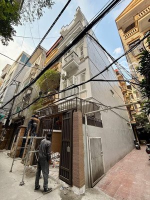 lô góc dt: 50m2 x 4t x 4pn ở ngay full nt vip chỉ 16 tỷ cầu giấy