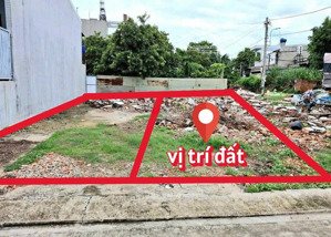 bán đất ngay chợ việt kiều giá 1,1 tỷ (5x25)=125m2 thổ cư 70m2. sổ hồng riêng