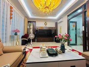 bán nhà đẹp vị trí vip hoàng quốc việt 6 tầng thang máy mặt tiền 5m chỉ 12,5 tỷ cần