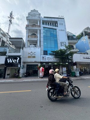 bán nhà mặt tiền huỳnh văn bánh ngang 13m siêu hiếm cho quý anh chị đầu tư hoặc kinh doanh - 28 tỷ