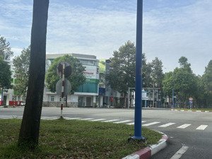 bán lô góc shophouse 139m2, 13 tỷ vnd tại uni-town, hòa phú, thủ dầu một, bình dương hot!