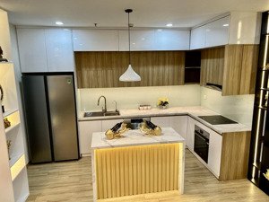 tôi cần bán nên hạ giá căn hộ tòa b vinaconex 2 - 2pn - dt 69m2 - giá 5.6 tỷ (giá chuẩn thiện chí)