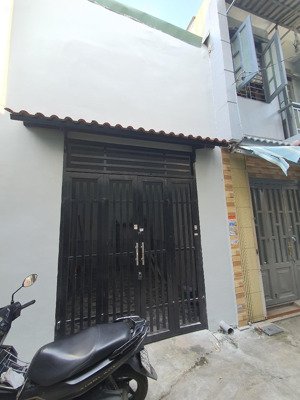 bán nhà đúc lửng 3pn có kê khai có bản vẽ nội nghiệp số nhà quận, dt 4.2x17m đường nhựa 5m