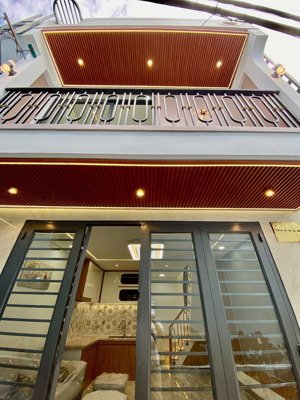 bán nhà đẹp trệt lầu 2pn đón tết chính chủ cần tiền bán gấp