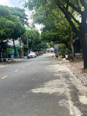 bán nhà mặt tiền lê lâm p.phú thạnh 4mx17.5m nhà cấp 4 - giá 8.5 tỷ