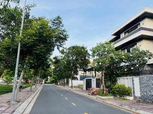 lô góc biệt thự siêu vip đối diện công viên kđt hà quang ii chỉ 62tr/m2 giá rất tốt lh 