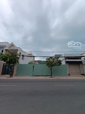 cho thuê mặt tiền trần phú ngang 30m