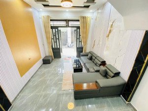 cần bán gấp căn 2 lầu gần chợ cầu đồng ngã tư ga