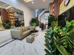 chính chủ bán nhà 30m2, 4tầng, 6.38tỷ full nội thất ở thanh lân hoàng mai. 10m ra ôtô tránh