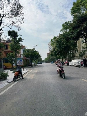 bán bt song lập việt hưng cạnh trường quốc tế marie curie