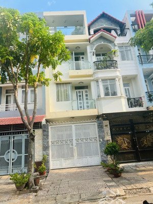 bán nhà mặt tiền đường phan phú tiên p10 q5. dt: 4x22m giá 19.5 tỷ