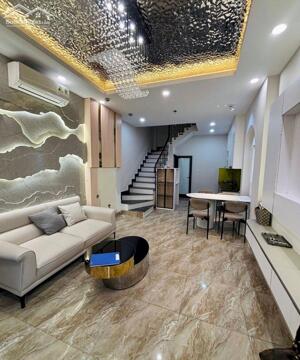  BÁN NHÀ NGUYỄN VĂN CỪ, LONG BIÊN SIÊU PHẨM 5T, 33m2 GIÁ 8,3 TỶ (Ô TÔ ĐỖ CÁCH NHÀ 10M)