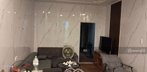 cho thuê căn hộ tập thể nguyễn công trứ tầng 1. 80m đẹp như mới vừa ở vừa kinh doanh 12 triệu