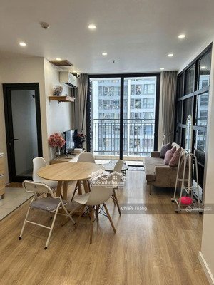 gia đình bán gấp căn hộ 2n2vs vinhomes greenbay, dt 64m2, full nt, giá 7.5 tỷ, sẵn sổ 