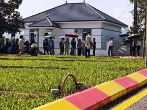 chỉ 11 triệu/m sở hữu lô đất hiếm ngay tt lương sơn-hoà bình 100m2 full thổ cư, đường 3 ô tô tránh