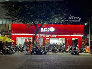 góc 2mt cách mạng tháng tám + hòa hưng - 96m2 - ngang khủng 15m - hđt 98tr/tháng - chỉ 33 tỷ