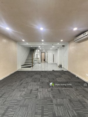 cho thuê shophouse góc 5x20m giá 35 triệu hoàn thiện cơ bản đẹp, có thang máy, 1 trệt 1 lửng 3 lầu