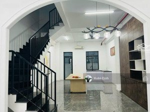 cho thuê nhà phố hoàn thiện cơ bản giá 27tr/tháng lakeview city đường đôi 25m, trục chính dự án