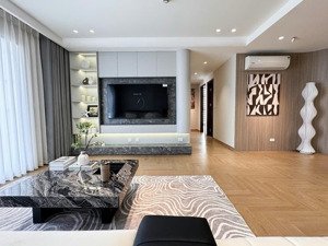 bán gấp căn góc 143m2 full đồ đẹp ban công đông nam hpc landmark