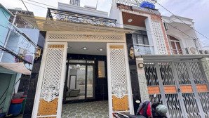 bán nhà 2 tầng 4 p.ngủ _ sổ riêng _ dt 4m 15m, giá 4.45 tỷ _ vị trí góc 2 mt đường xe hơi